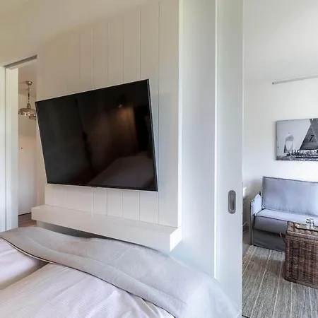 Cosy Baltic Sea Retreat With Sauna 펜션